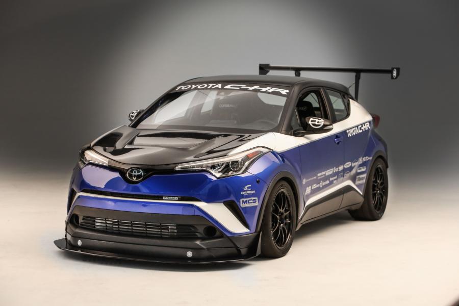  Toyota C-HR R-Tuned 2017 года  (фото 21 из 24)